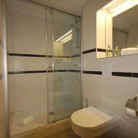 Led Hotel 3*